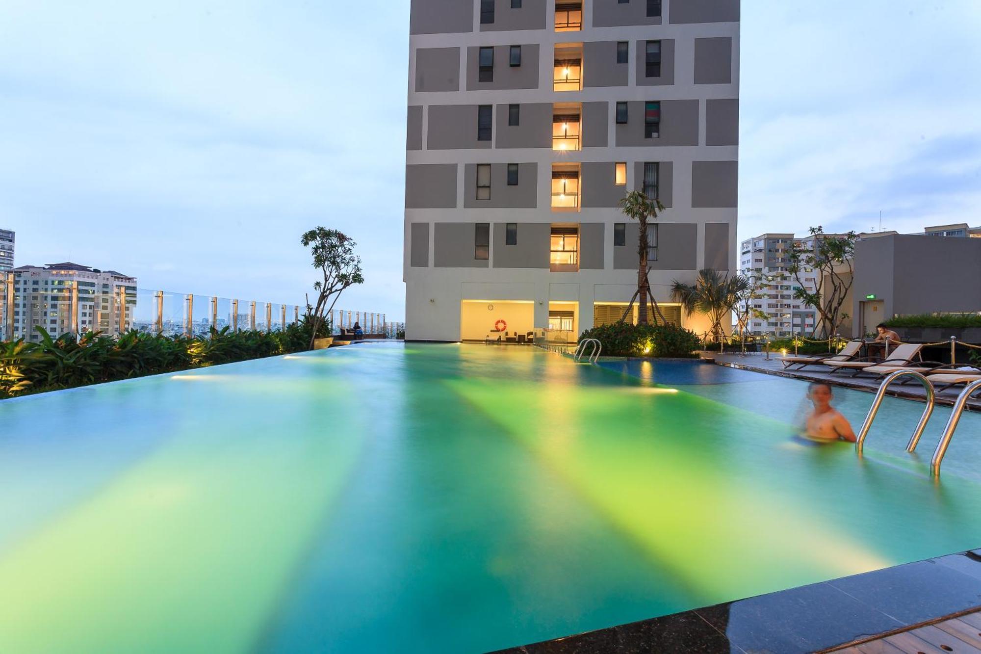 Spacious Saigon - Infinity Pool In Rivergate Ho Chi Minh City Exterior photo